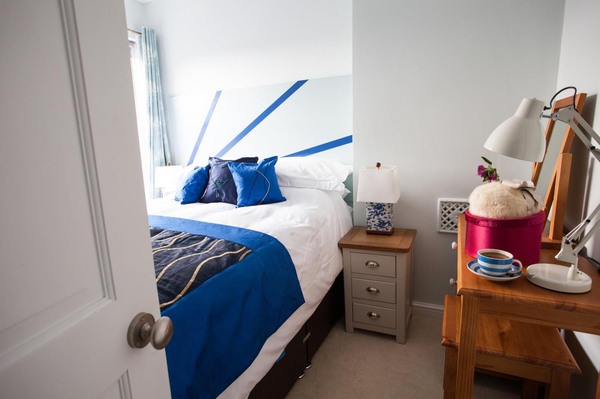 Artists' Cottages Harrogate Room photo